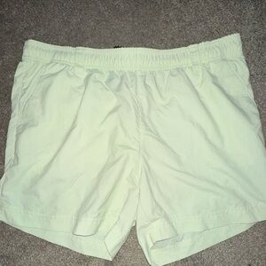 ⚡️PFG Columbia light green shorts, size L⚡️